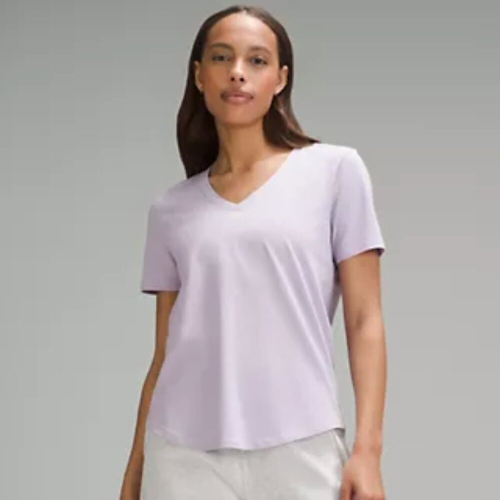 Lululemon Love V-Neck T-Shirt - Lilac Ether (Size 6)